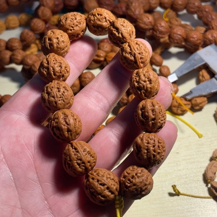 l***i手串桃核小核桃手串17777777