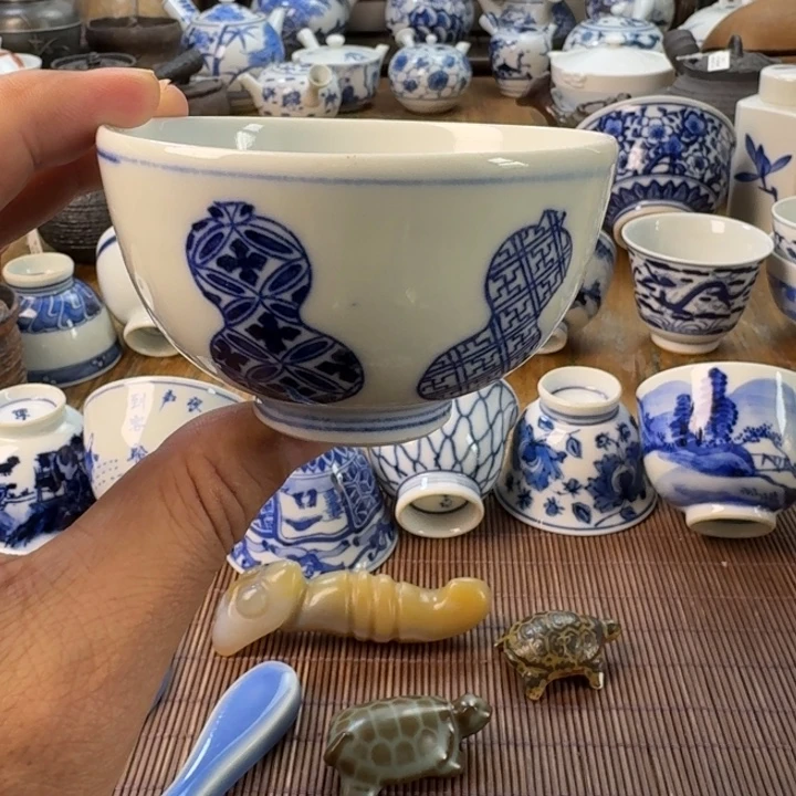 青花瓷器杯子瓷器