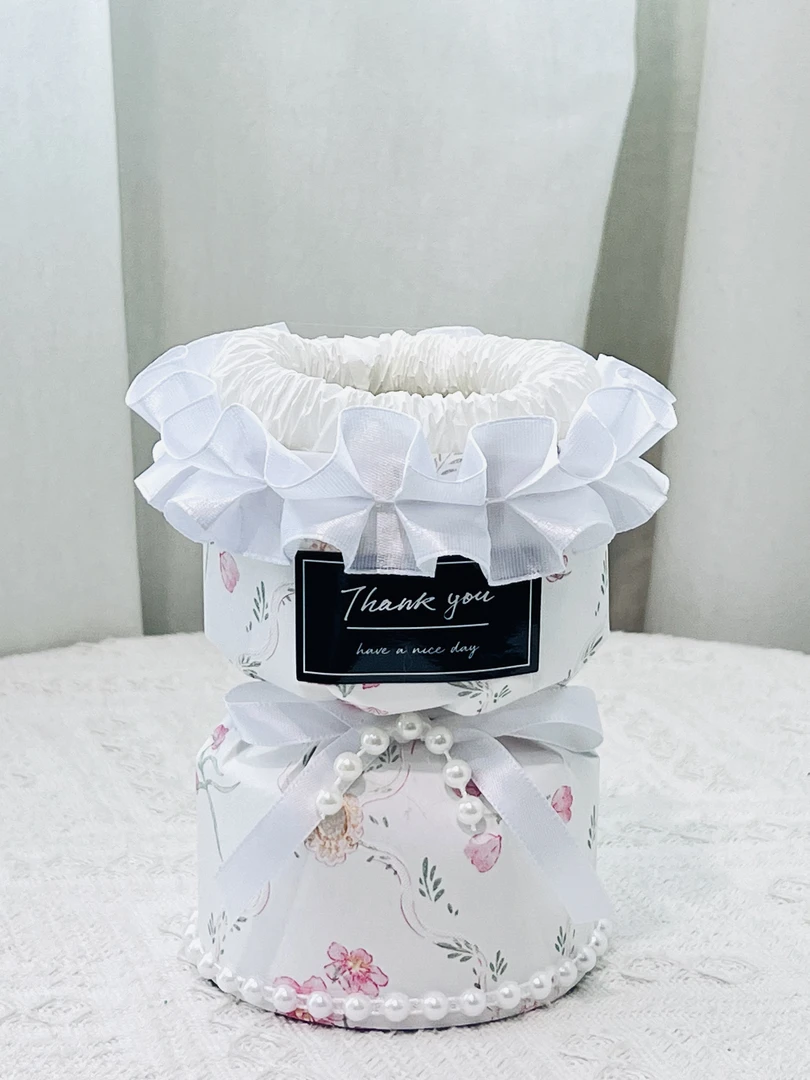 拍2个发3个：赠送一个：小香风花壳-免包装 单只插花 颜色随机发货