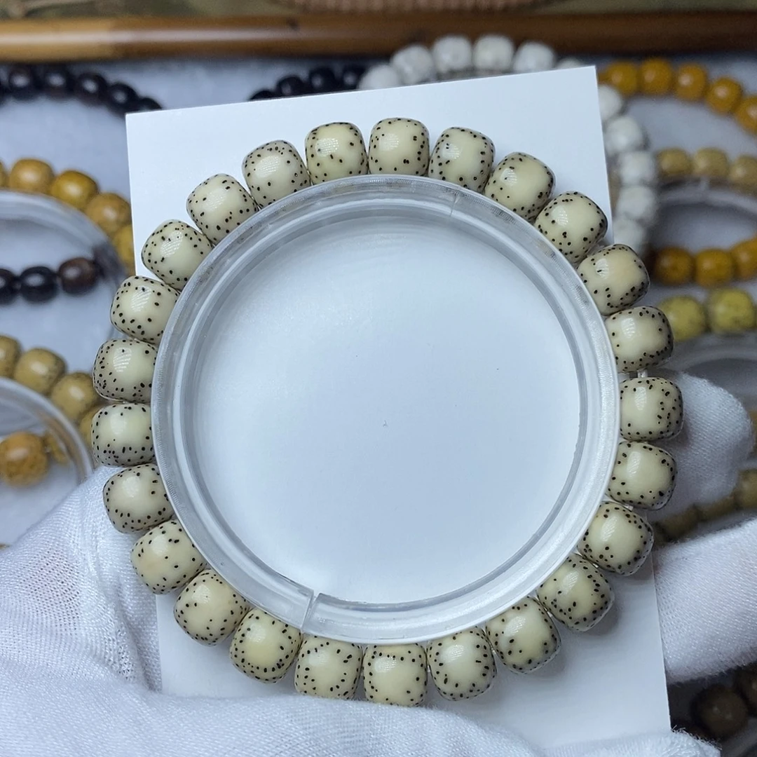 星月菩提手串98瓷白大留白火龙果