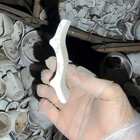 瓷片国营厂库存微瑕8个