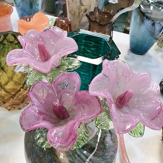 琉璃花瓶高45厘米宽9厘米