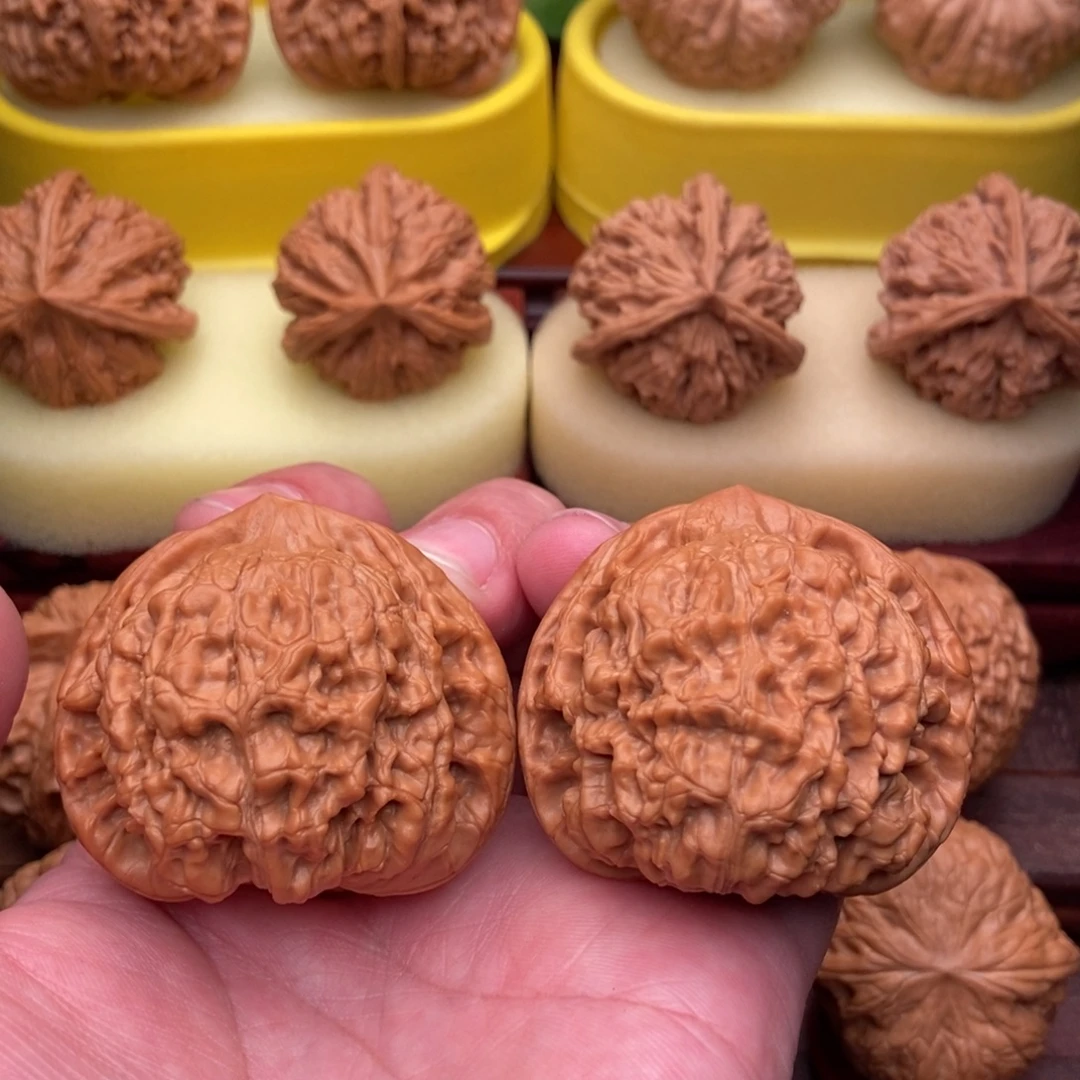 文玩核桃把件麒麟爆肉大官帽48