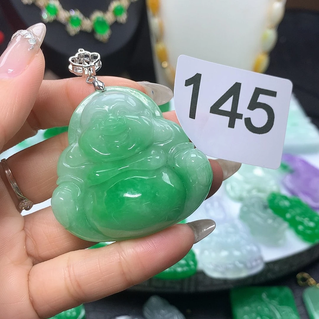 翡翠吊坠(赠链)未镶嵌
