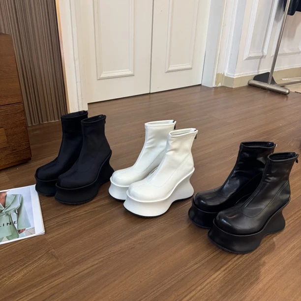 11公分厚底靴小个子时装靴高跟秋季英伦风女靴马丁靴瘦瘦靴厚底