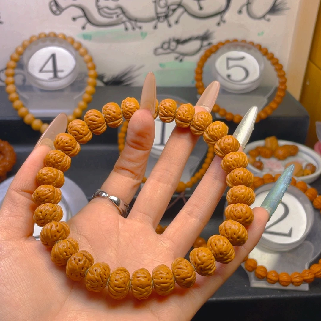 ****吊坠桃核1.444444444444