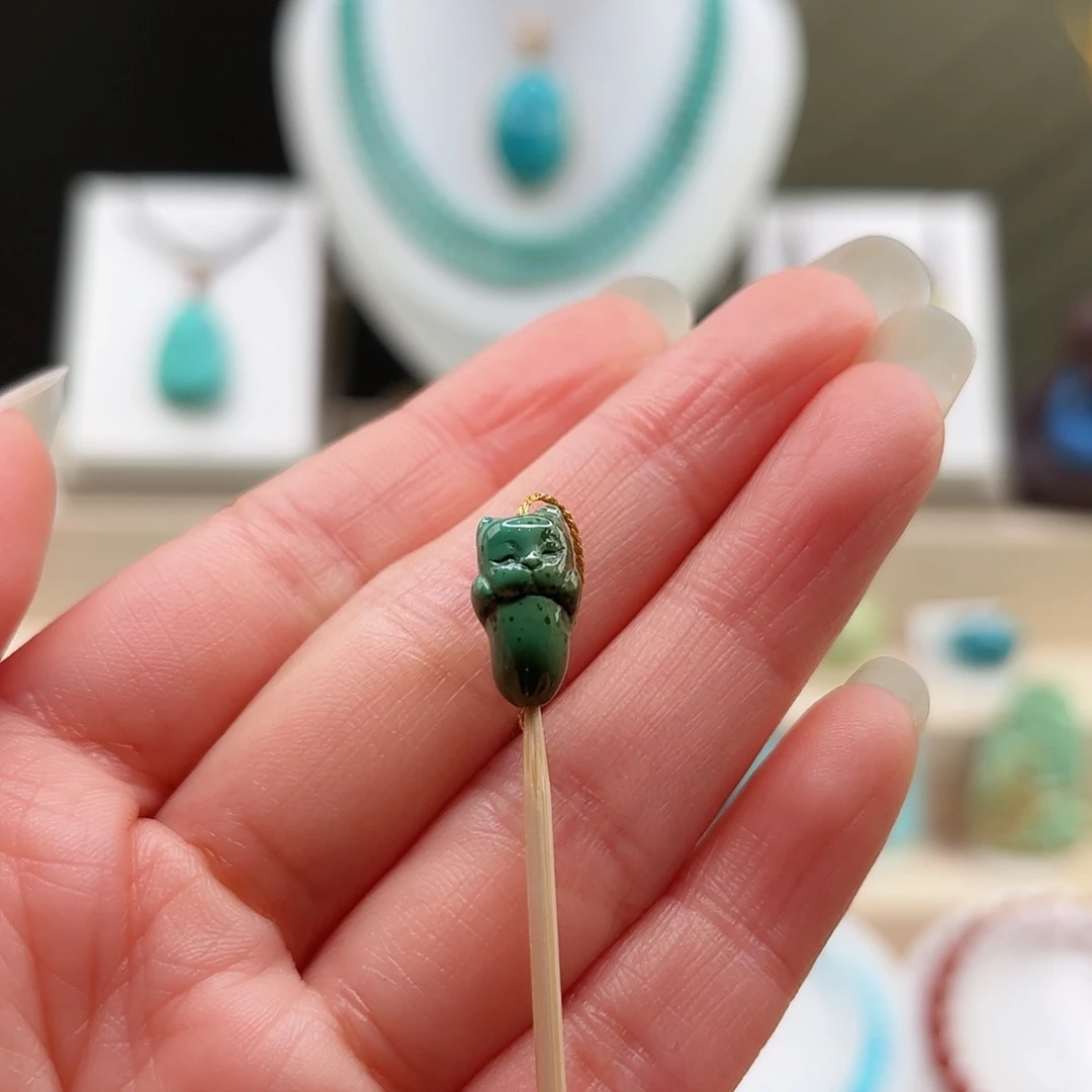 绿松石配饰未镶嵌