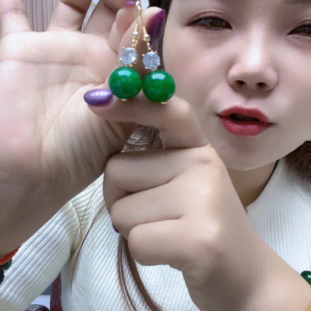 翡翠未镶嵌颈饰耳坠