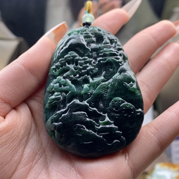 翡翠颈饰未镶嵌翡翠