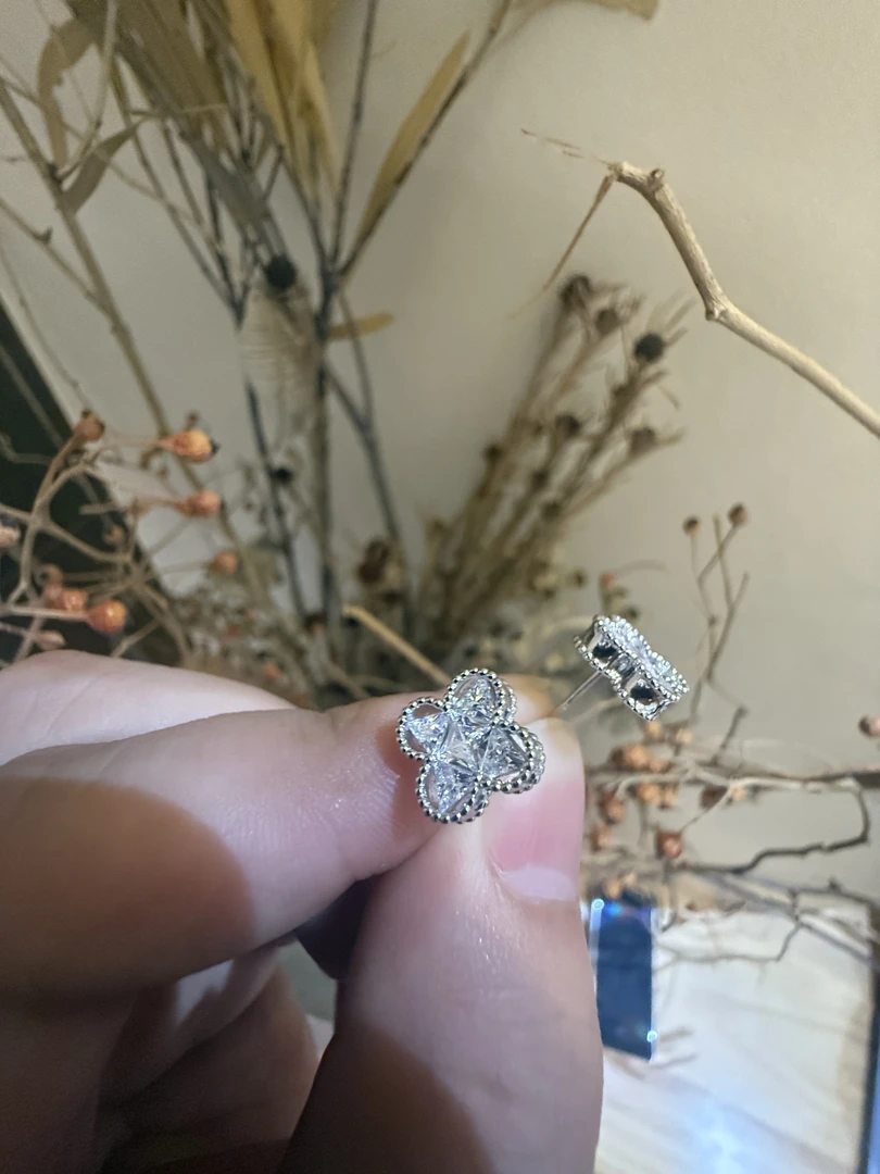 【四朵花耳钉）猴姐力推汉服可搭配S925银四朵花耳钉LY0028