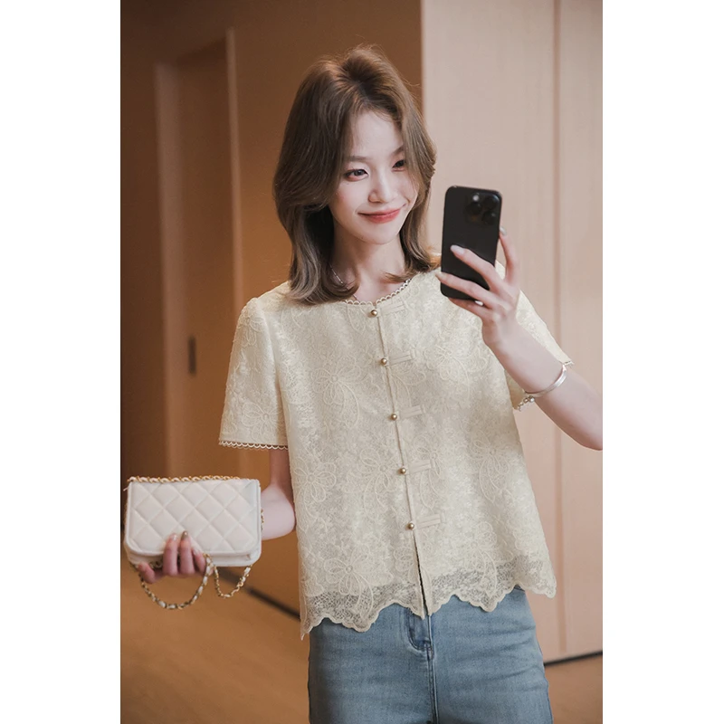 小谷粒绣锦小衫女款2025爆款绣花蕾丝唯美浪漫氛围感百搭出游上衣