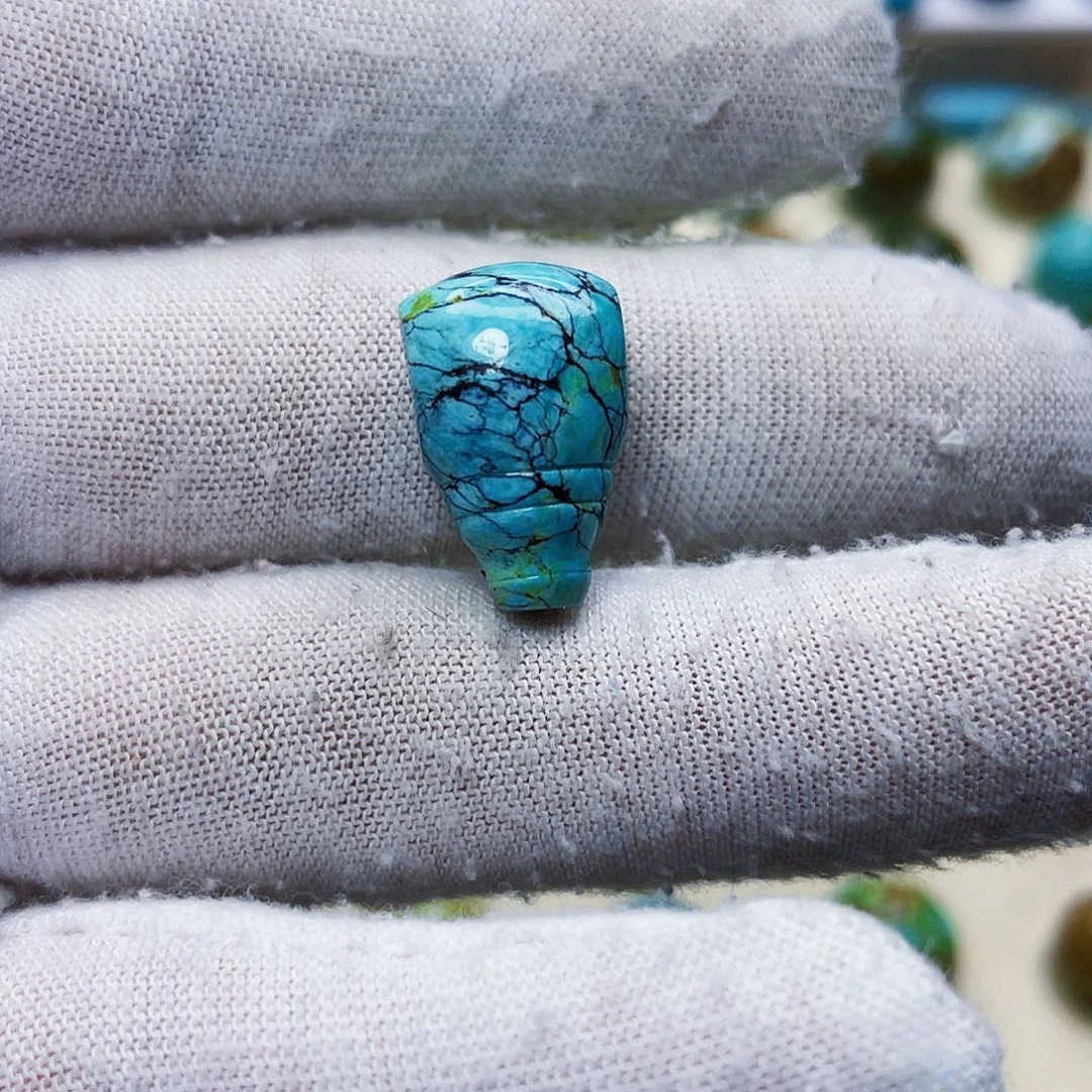 绿松石未镶嵌饰品