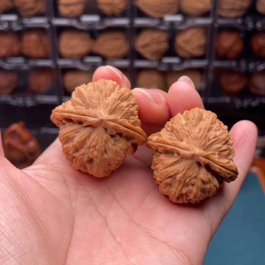 文玩核桃吊坠37全品三角白