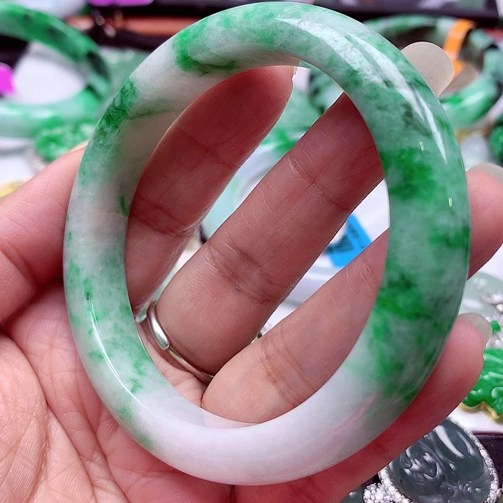 翡翠未镶嵌手镯翡翠