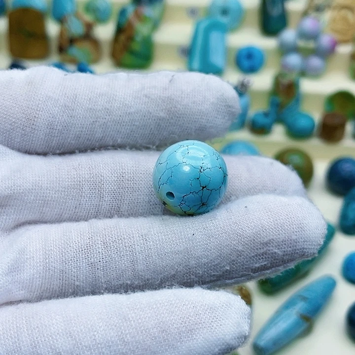 绿松石颈饰未镶嵌