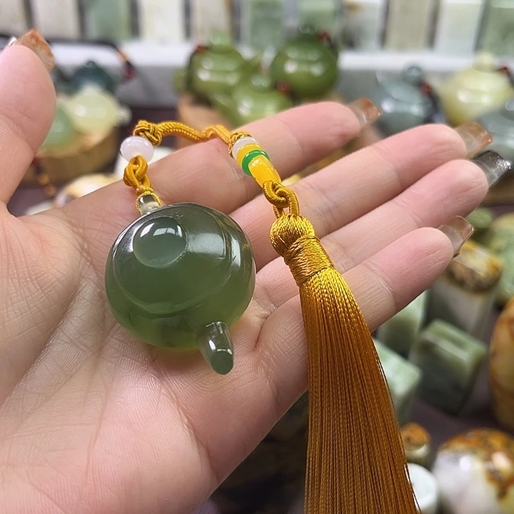 蛇纹石玉未镶嵌项圈