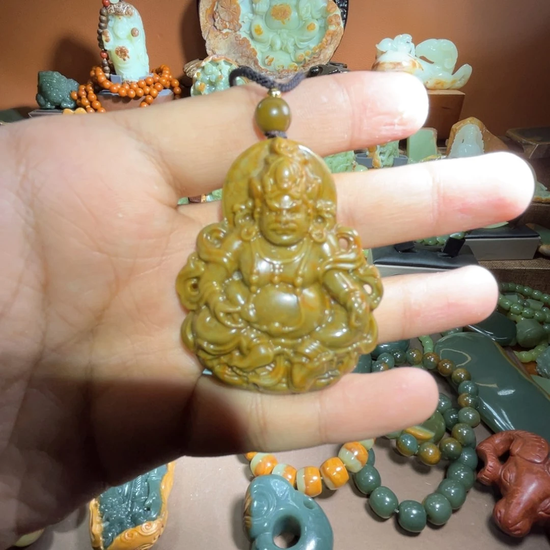 透闪石质玉黄财神未镶嵌