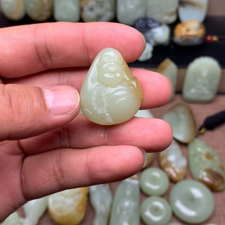 和田玉（糖玉）未镶嵌颈饰