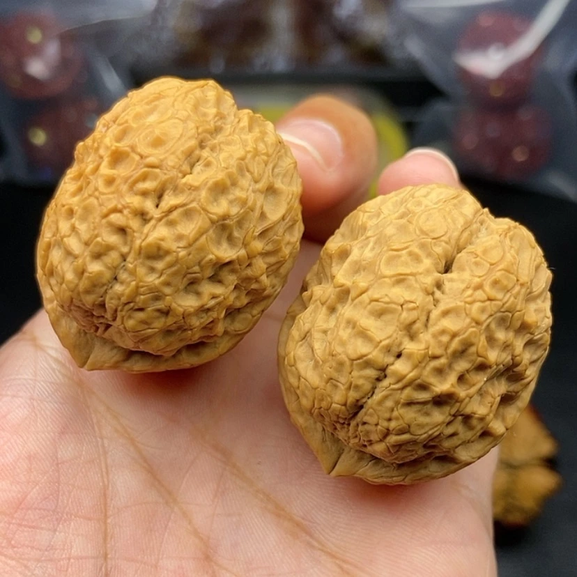 【闪购商品】把件文玩核桃39尺金蟒元宝