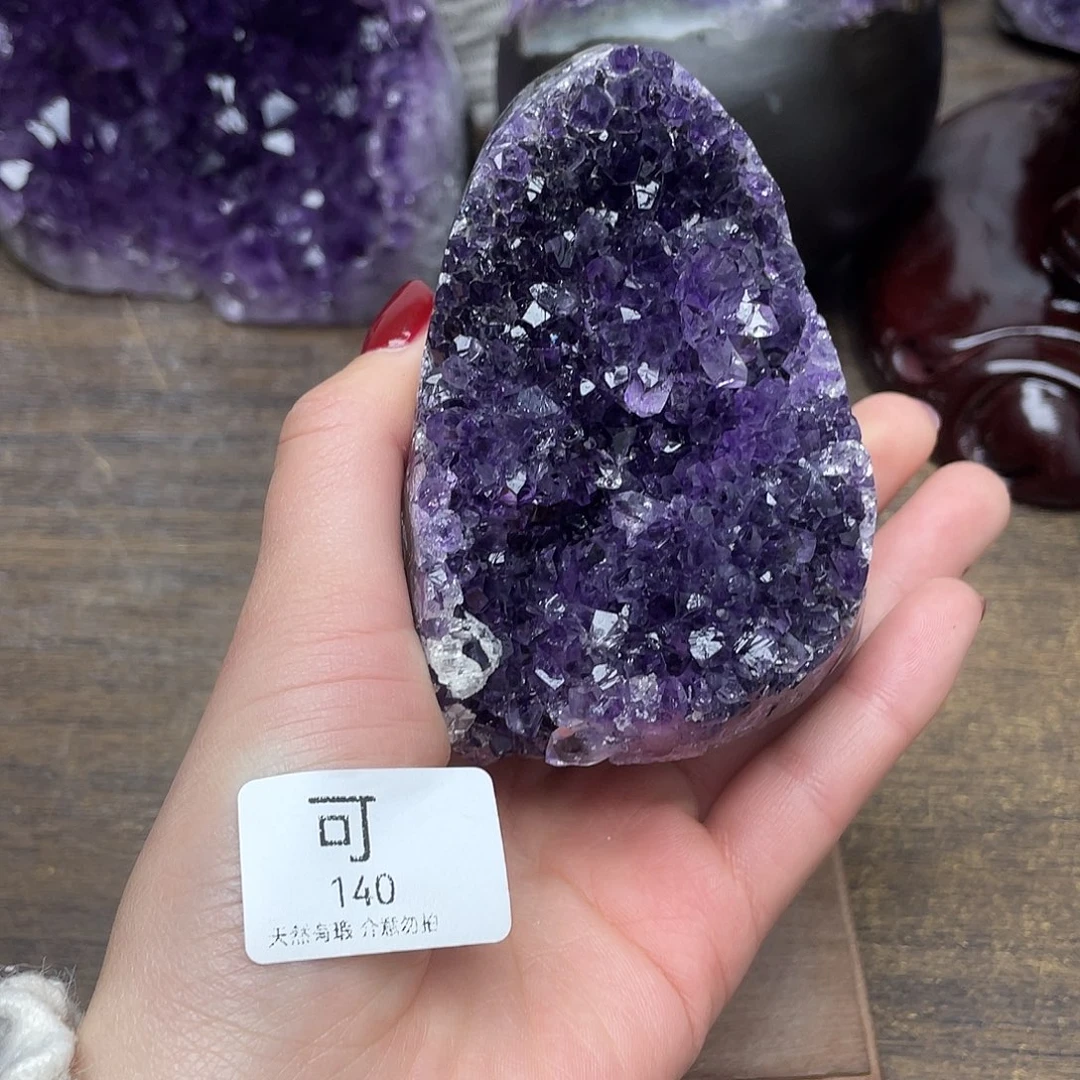 紫晶未镶嵌大型摆件（非配饰）