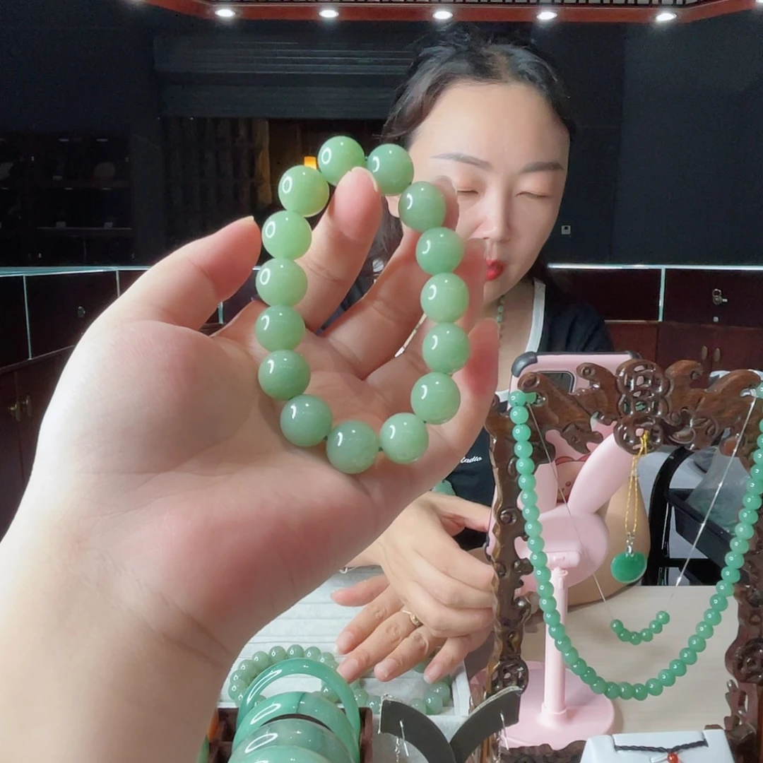 密玉（石英质玉）未镶嵌颈饰