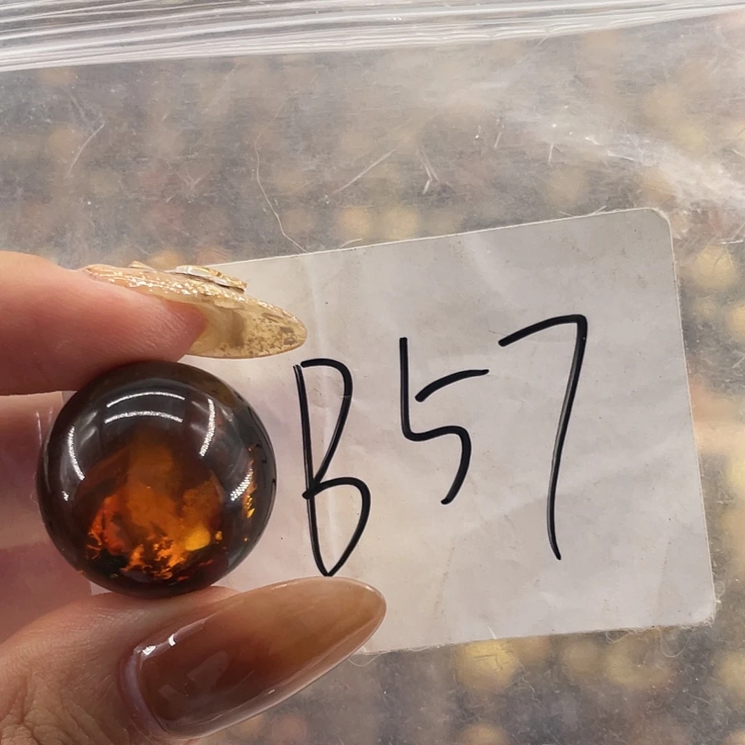 国****琥珀未镶嵌裸石21福利
