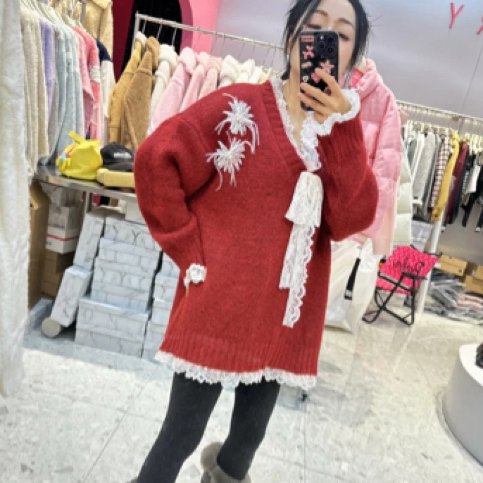 小霞家的圣诞红色毛衣