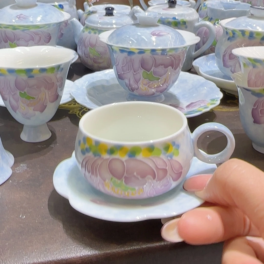 自***月茶杯里放了很多的水果蔬菜水果茶