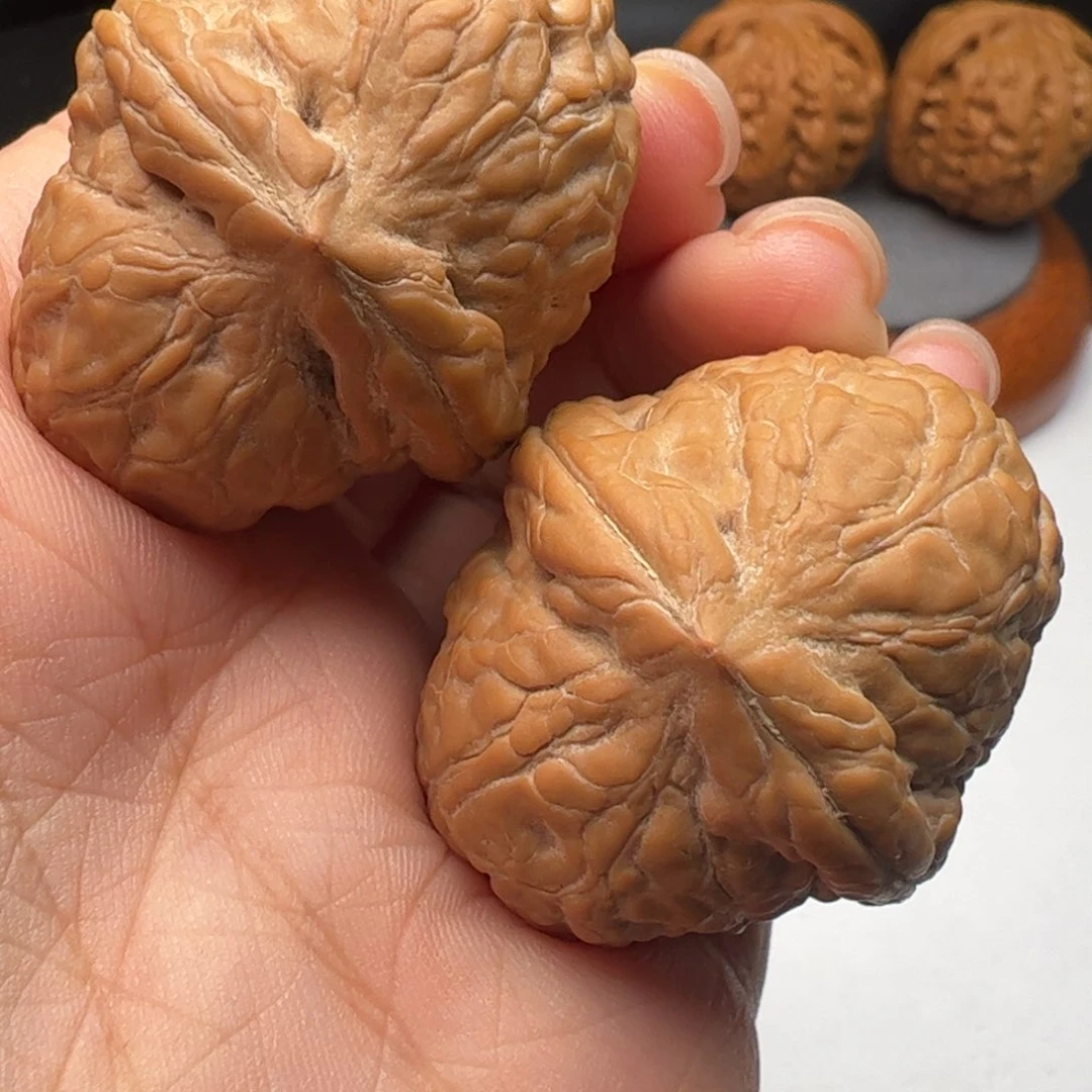 文玩核桃吊坠舍利子38