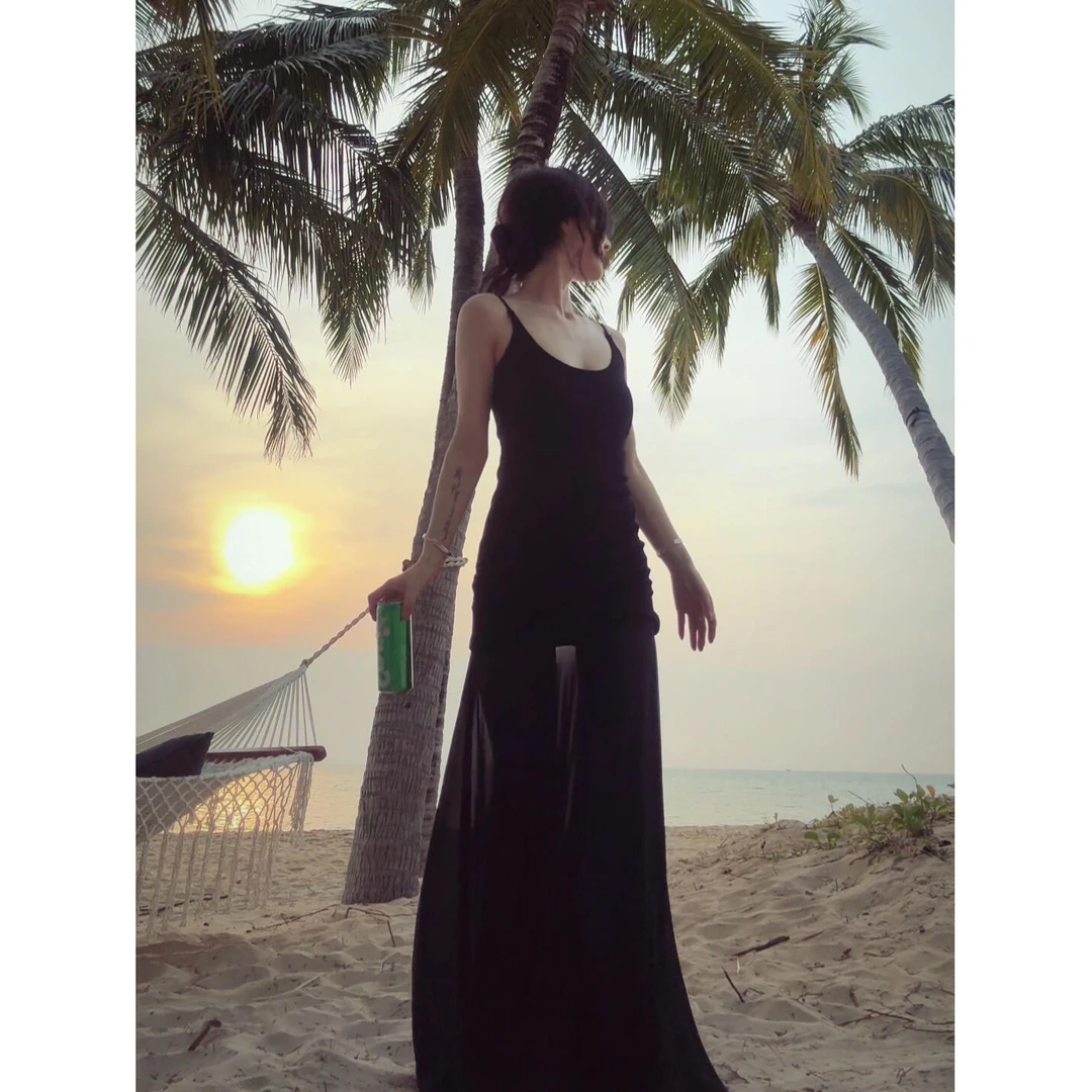 MARIE.COCO度假风黑色连衣裙女春夏季性感辣妹吊带裙纯欲风中长裙