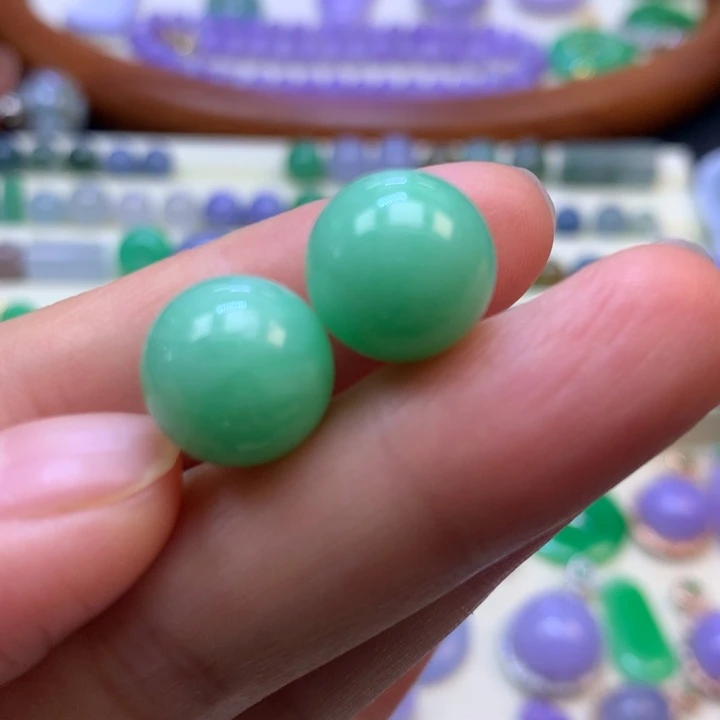 翡翠散珠浓阳绿珠一颗