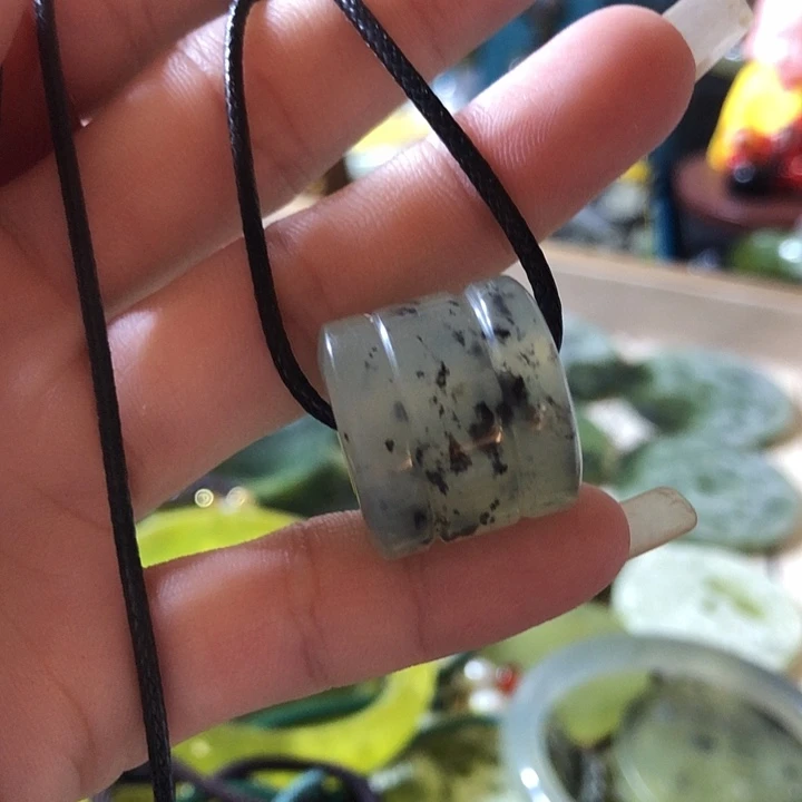 岫玉未镶嵌岫玉挂件