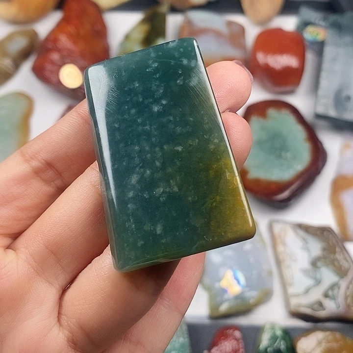 颈饰未镶嵌翡翠天然