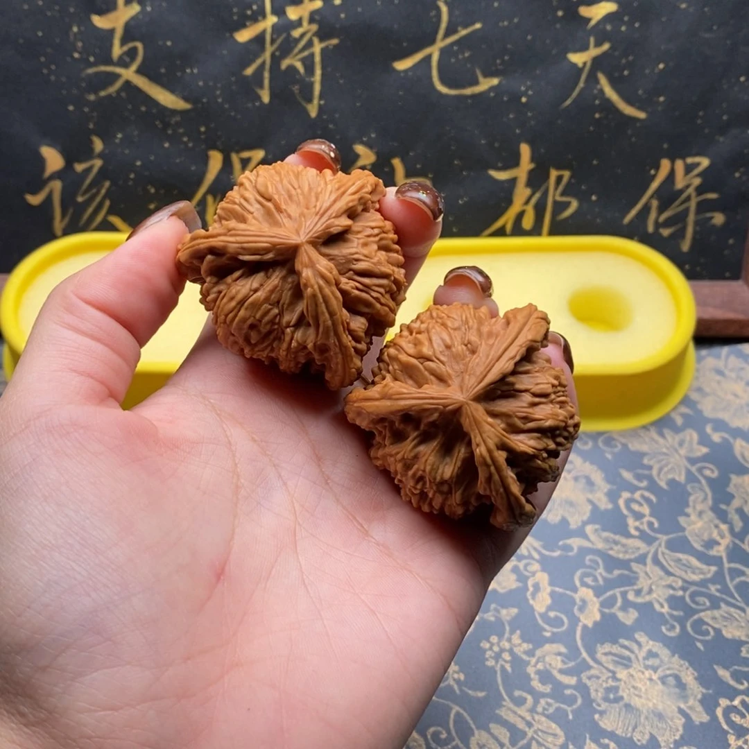 吊坠文玩核桃今***滚白狮子