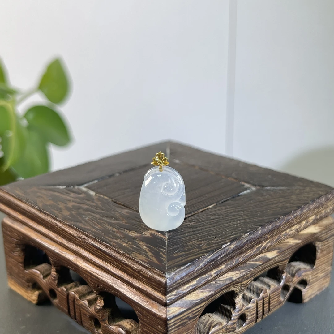 JYA02-39  天然缅甸A货翡翠  18K扣头如意