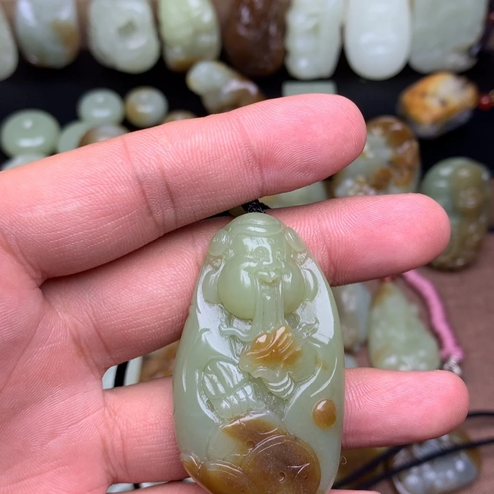 和田玉（糖玉）未镶嵌颈饰