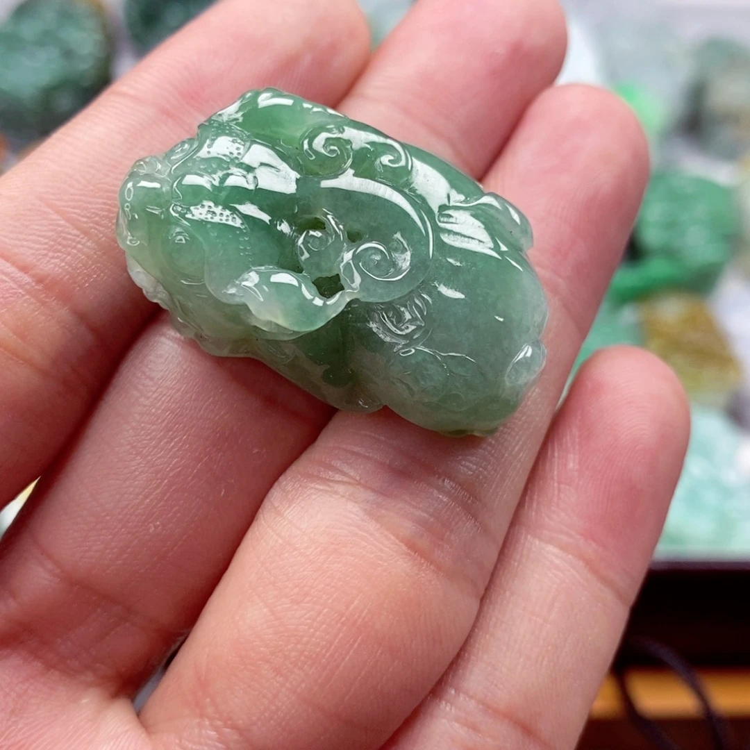 翡翠颈饰未镶嵌翡翠