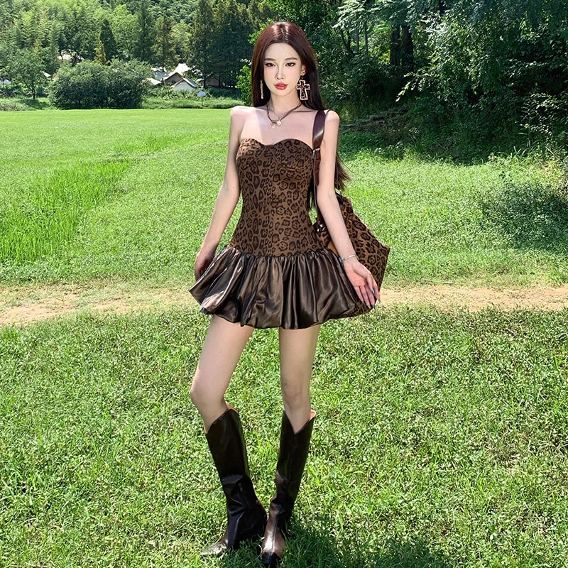 狂野辣妹穿搭千禧风性感露肩花苞抹胸蓬蓬裙麂皮绒豹纹连衣裙