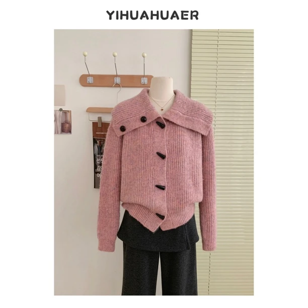 A东大门韩版新款百搭显瘦大翻领牛角扣小众设计感休闲毛衣4424