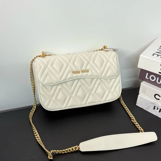 95新 MIU MIU/缪缪 白金褶皱单肩斜挎包dn