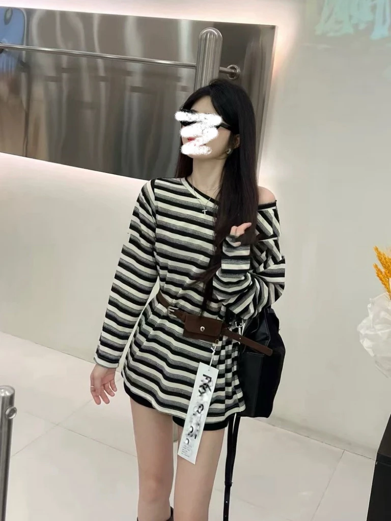 撞色条纹斜肩配腰带长袖T恤女2025早秋新款洋气宽松上衣潮配腰包
