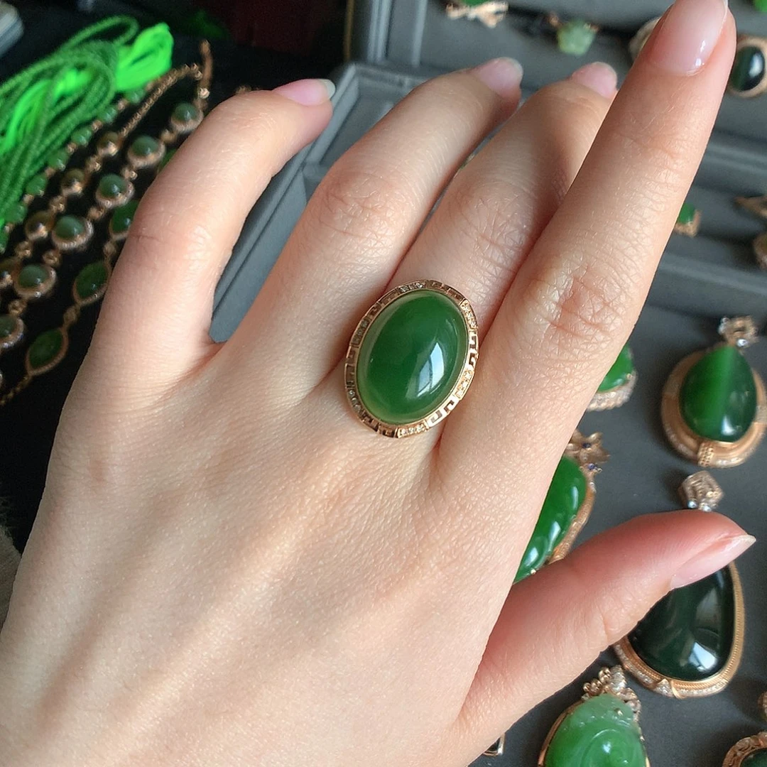 和田玉18K金镶嵌首饰对*起