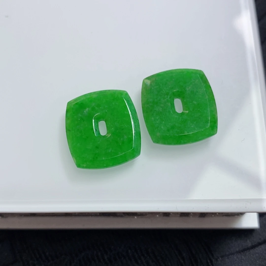 翡翠未镶嵌耳饰方糖