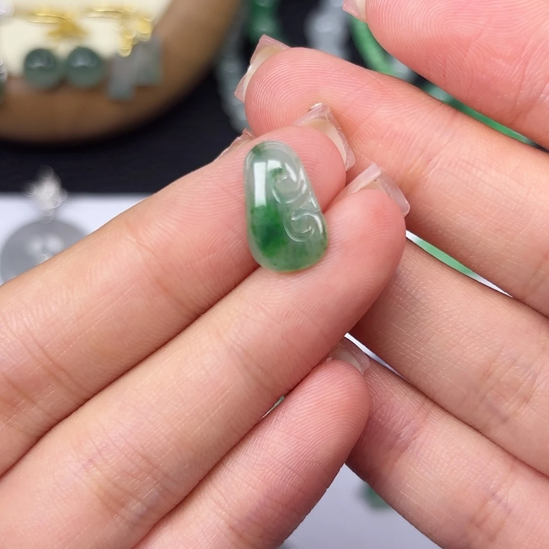 D***光翡翠未镶嵌颈饰卡15-9.2-3.3