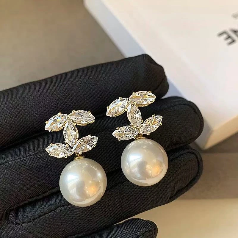 铜合金耳饰 EH546双C满锆石轻奢手工气质珠珠法式时尚耳环