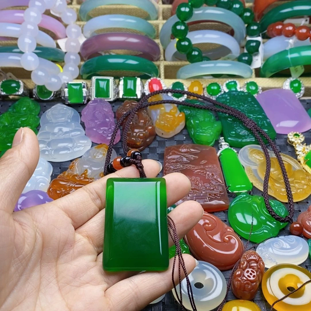 玛瑙/玉髓颈饰未镶嵌