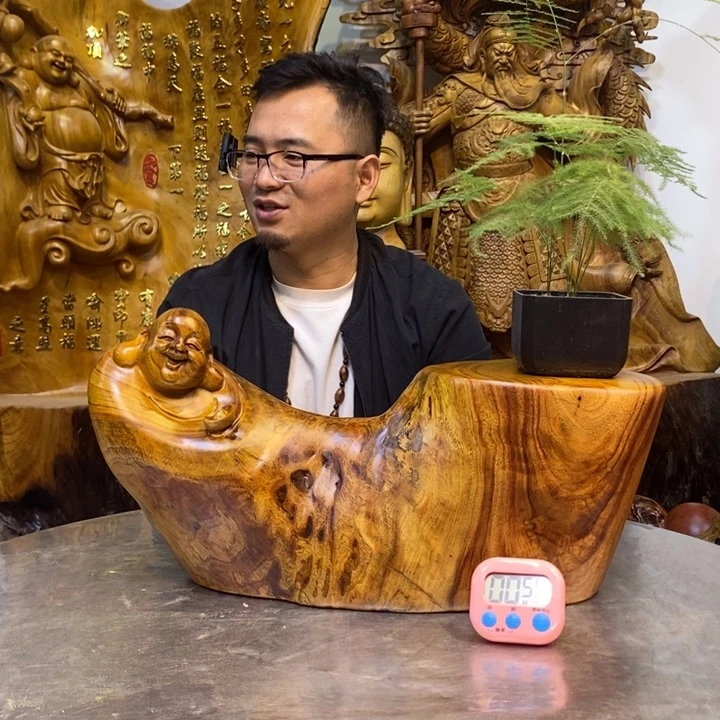 眭****木香樟木长度48厘米