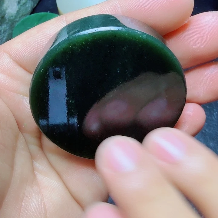 和田玉（糖玉）未镶嵌珠宝奇石