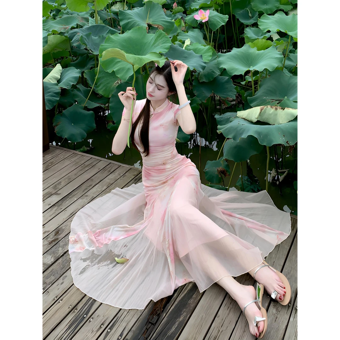 凌茜恣禾【莲畔画影】国风新中式粉色油画风大裙摆连衣裙改良旗袍裙