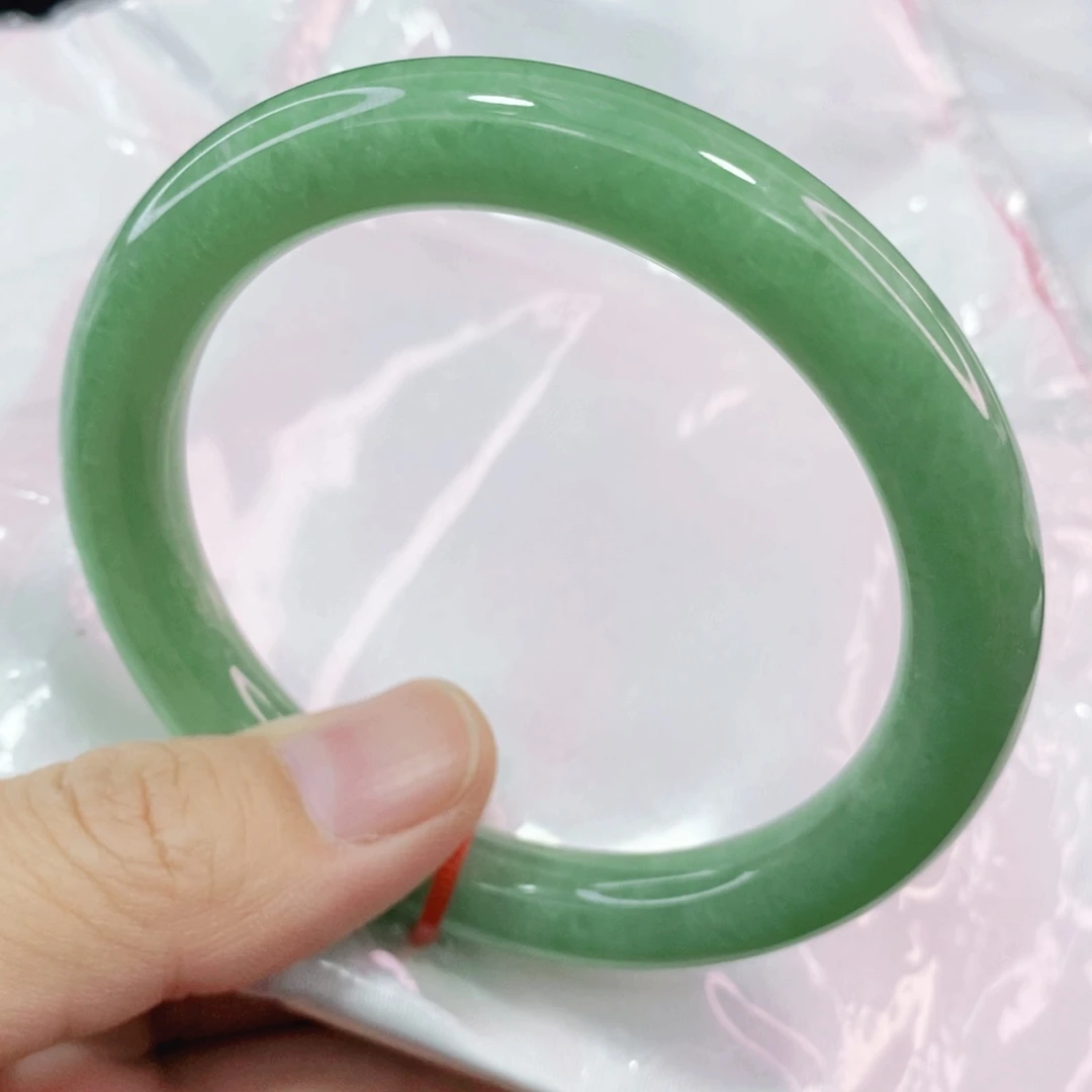未镶嵌手镯翡翠很**己57圈口圆条